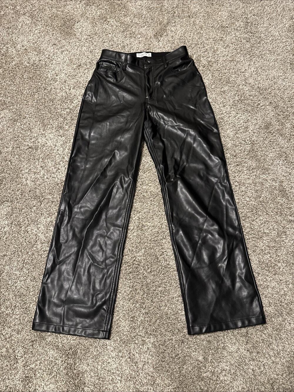 Abercrombie & Fitch The 90s Relaxed High Rise Black Faux Leather Pants 28/6